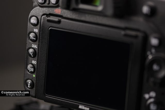カメラ　D750 液晶保護フィルム交換
